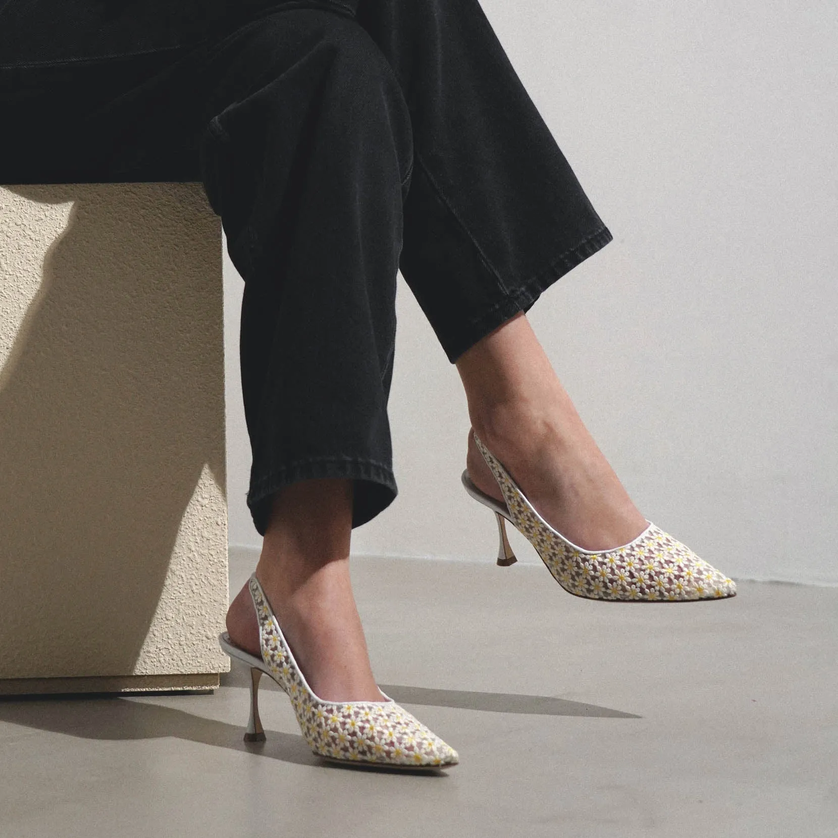 Margolina 70 daisy white mesh slingbacks