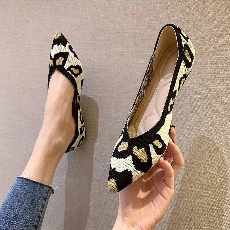Pointed Knit Flat Shoes: Fashionable and Comfortable for Spring and Autumn