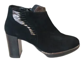 SOFTWAVES 76005 Black Velour Crackle Pewter Ankle Boots
